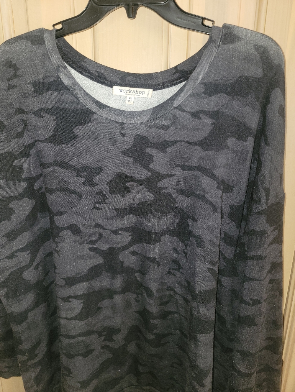 Womens Plus Sz 2X Workshop Camouflage Gray Black Sweater Shirt